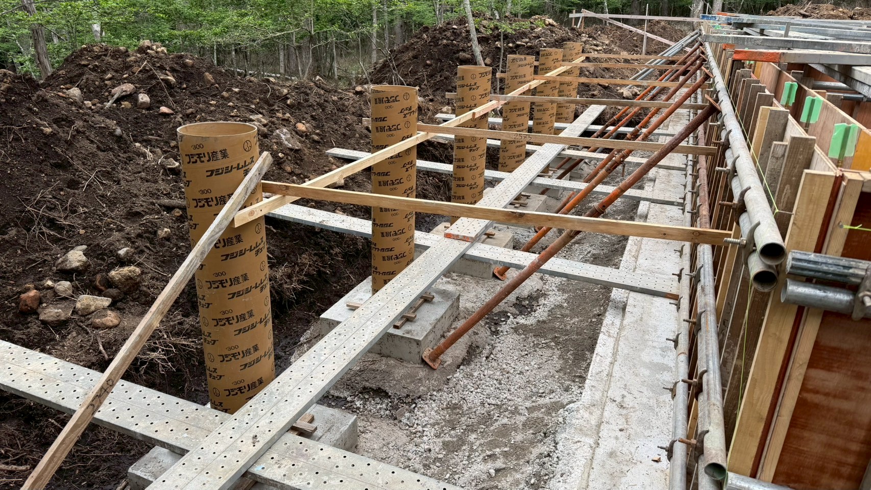 均しと締固め作業